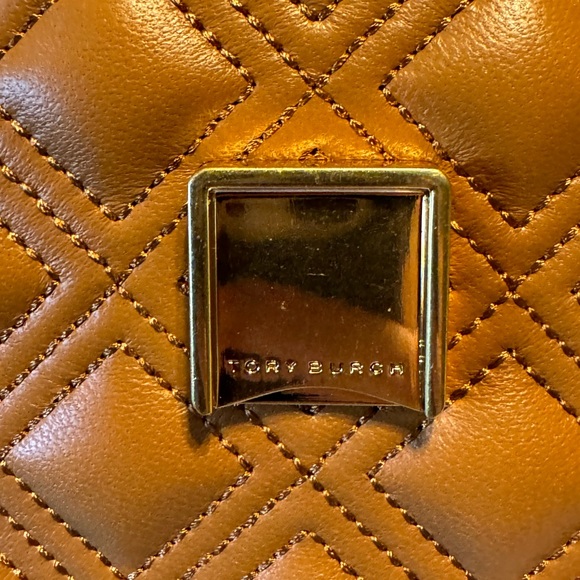 Tory Burch Fleming Convertible bag. - Picture 7 of 12